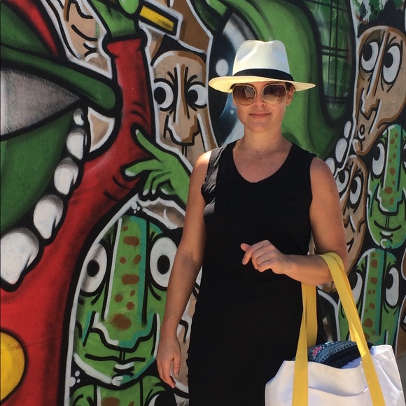 Meet your Posher, Karen - Picture 1 of 1